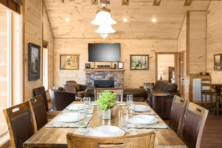 Dining 4, Bear and Trout, Sevier
