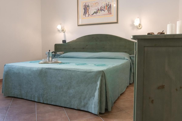 Room 5, Idyllic Residence Cala Viola !ne Bedroom No1417, Nuoro