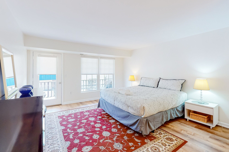 Room 5, Second-floor Condo With Full Kitchen, Washer/dryer, Central AC, & Boat Slip use, Spotsylvania