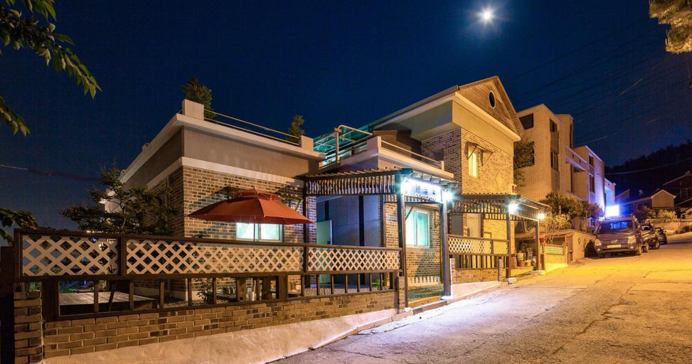 Exterior & Views 5, Daebudo Tteorak Pension, Hwaseong