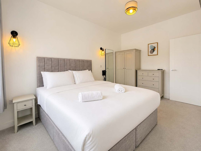 Room 4, Beautiful House 2BR - Sleeps 6 - Free Parking - Huddersfield, Kirklees