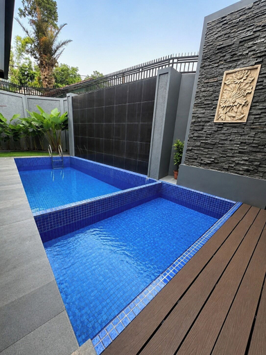 Pool, Villa Haposan, Bandung