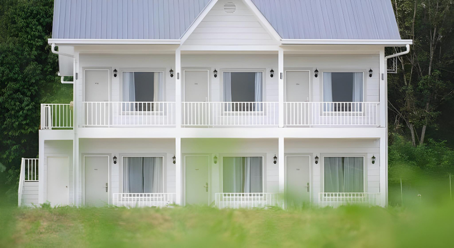 Exterior & Views 3, White Roses Cottage, Keningau