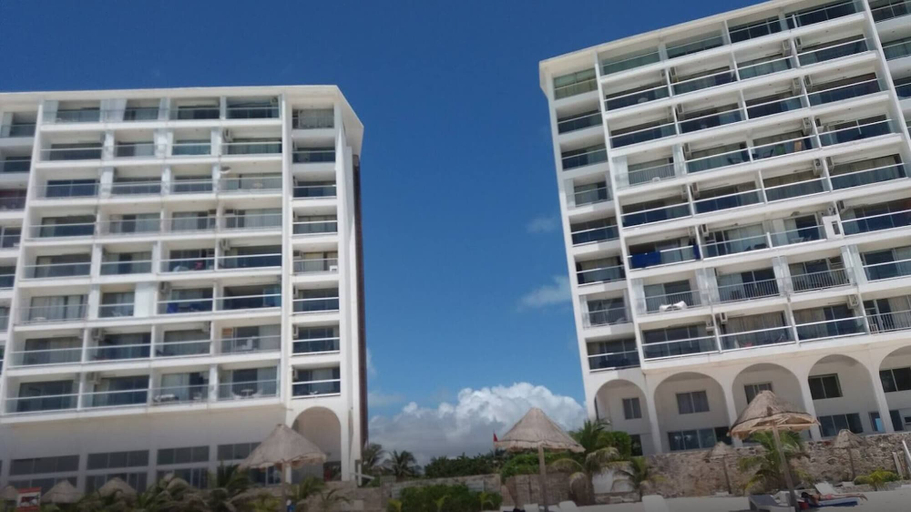 Exterior & Views 2, Room-ocean View Room #1202near The Clubs, Benito Juárez