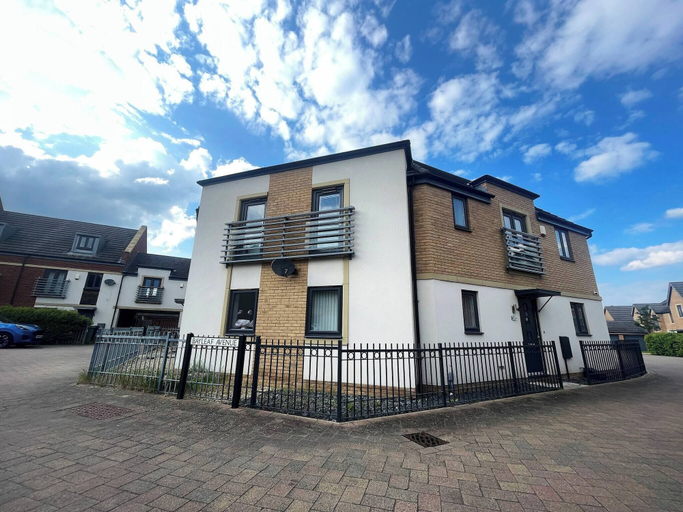 Exterior 5, Hampton 3-bedroom Luxury Escape With Parking, Cambridgeshire