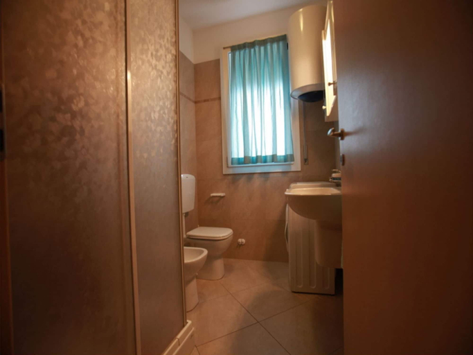 Bathroom 4, Elegant Apartment Near the Beach, Rovigo