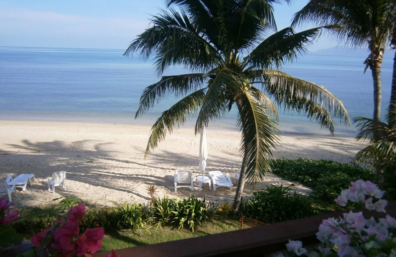 Beach 5, Beachfront Oasis With Private Pool and Jacuzzi on Samui's Bang Por Beach, Ko Samui