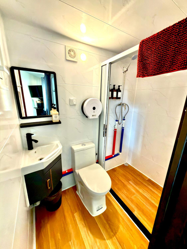 Bathroom 2, Roberts Lodge, Southeast Fairbanks