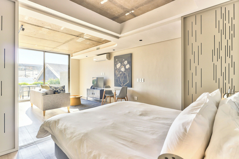 Room 5, Great Studio With Balcony and City Views, City of Cape Town