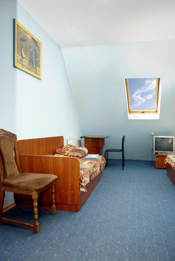 Others 4, Galitsiya Hotel, Pustomytivs'kyi