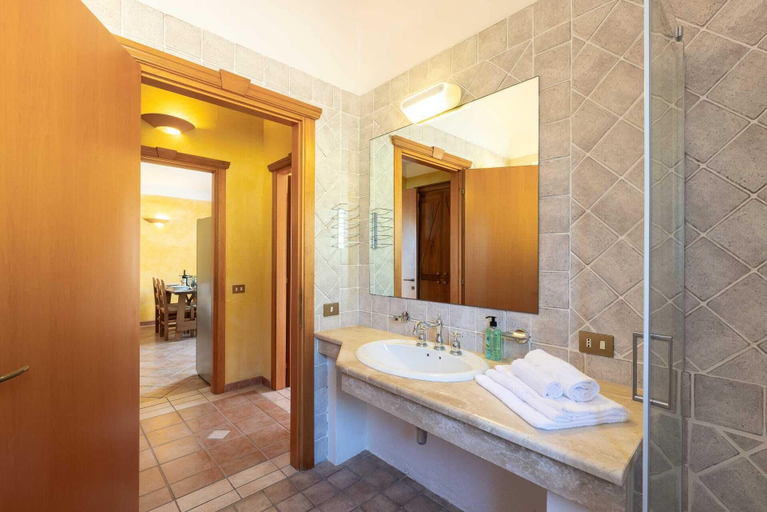 Bathroom 3, Classical Residence Baia Delle Palme Premium Num1212, Cagliari