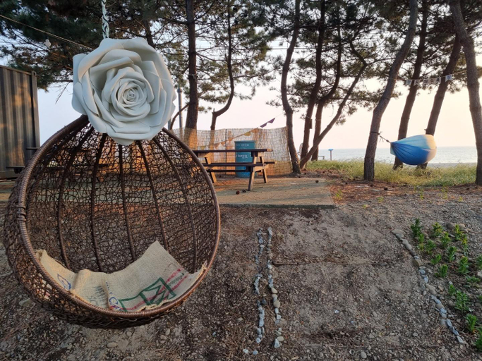 Others 3, Taean Haemanho Pension, Taean