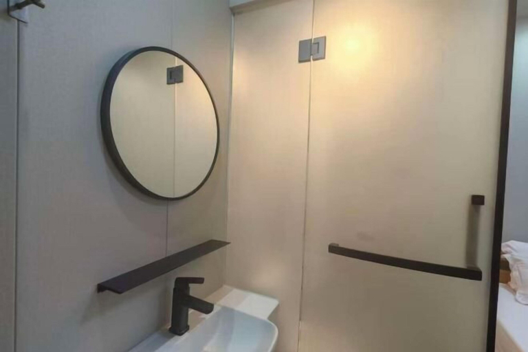 Bathroom 4, Xiangfu Hostel (Shanghai Handan Road), Shanghai