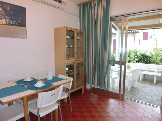 Others 5, Villa in a Quiet Area Next to the sea, Venezia