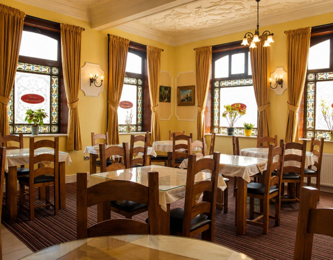 Others 4, Shakespeare Hotel, Calderdale