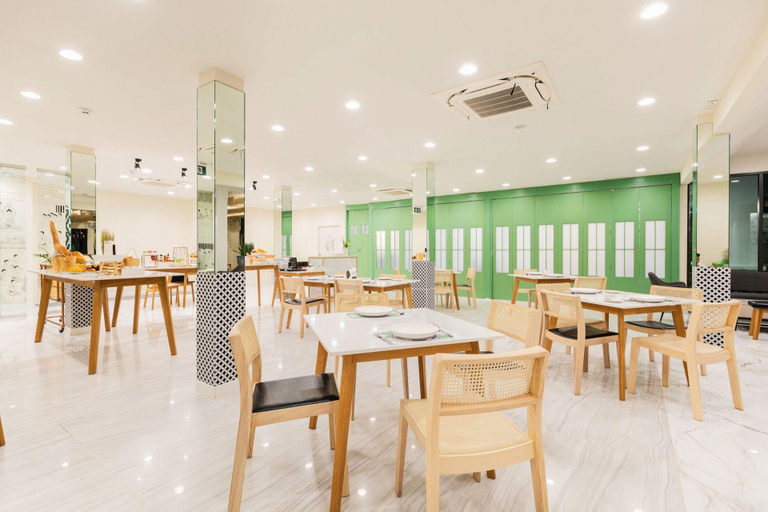 Food & Drinks 5, Ozone Hotel Bangkok, Bang Rak
