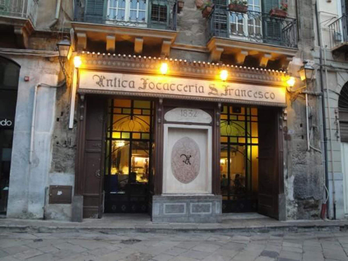 Exterior & Views 2, Casa Ròdue a Quiet Historic Center of Palermo, Palermo