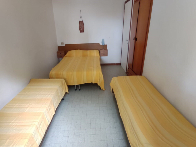 Room 2, Cozy Ground-floor Retreat Near the sea, Udine