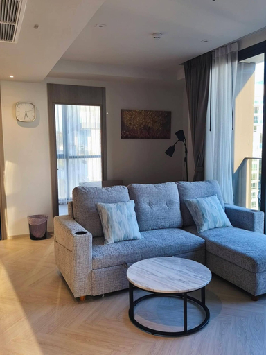 Living area, 2 Bed Room Sea View Luxury Unit - Beachfront Unit, Pattaya