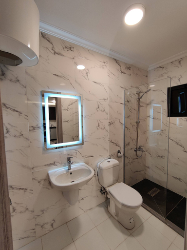 Bathroom 2, 45m Luxury Room Royal View Near all Services, Amman