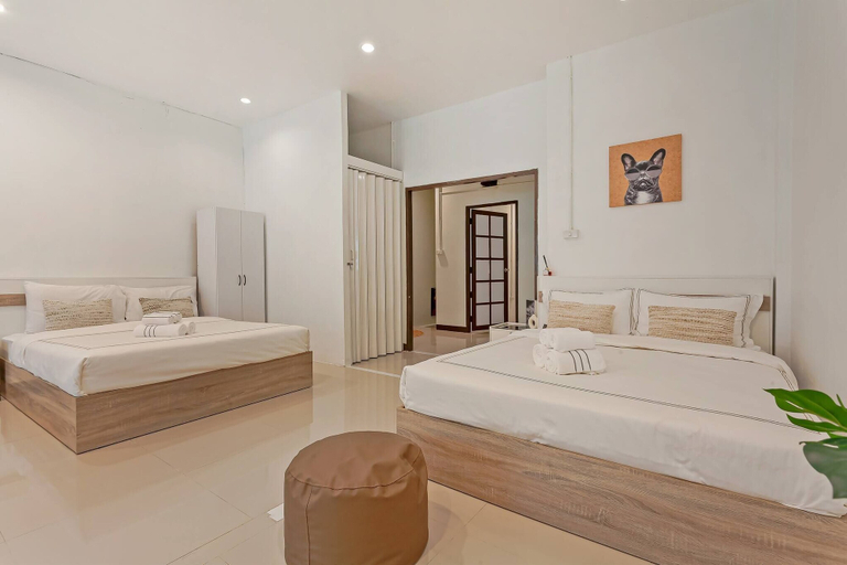 Room 3, Coco's Townhouse BTS Onnut 350 Meters 3br3bth, Phra Khanong