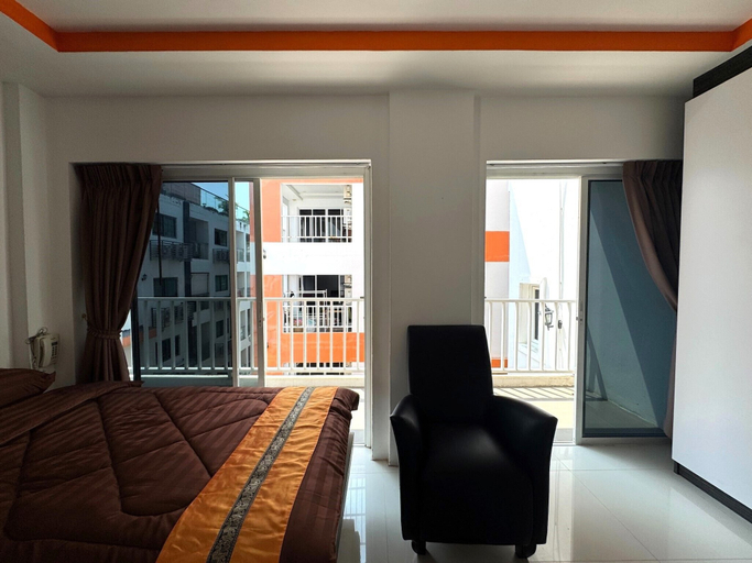 Balcony 3, Bright Corner Pool-view Studio With Balcony - New Nordic VIP 3, Pratumnak, Pattaya
