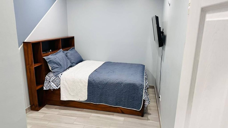 Room 3, 3 bed 2 Bath 15 min From Airport, Flores