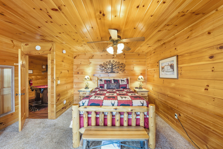 Room 2, The Toasted Turkey, Sevier