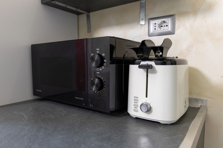 Microwave, Roma Termini Sapienza Rooms, Rome