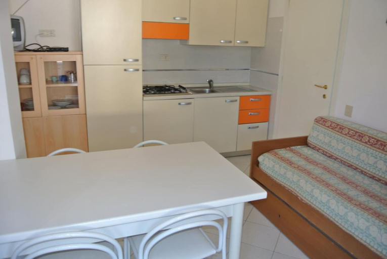 Interior 4, Cozy Flat With sun Terrace, Udine