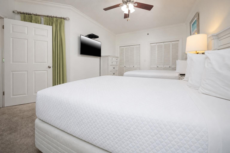 Room 4, Phoenix Ix 607 2 Bedroom Condo, Escambia