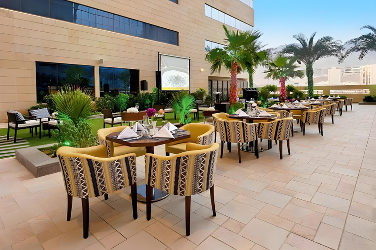Food & Drinks 3, Holiday Suites Al Aziziah, Makkah