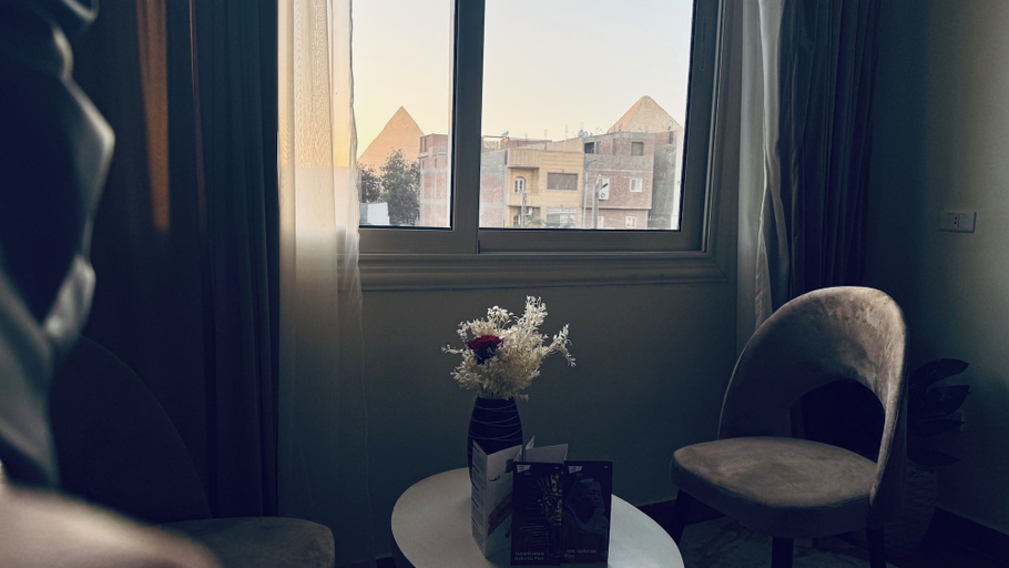 View from room 3, vira pyramid inn, Al-Ahram