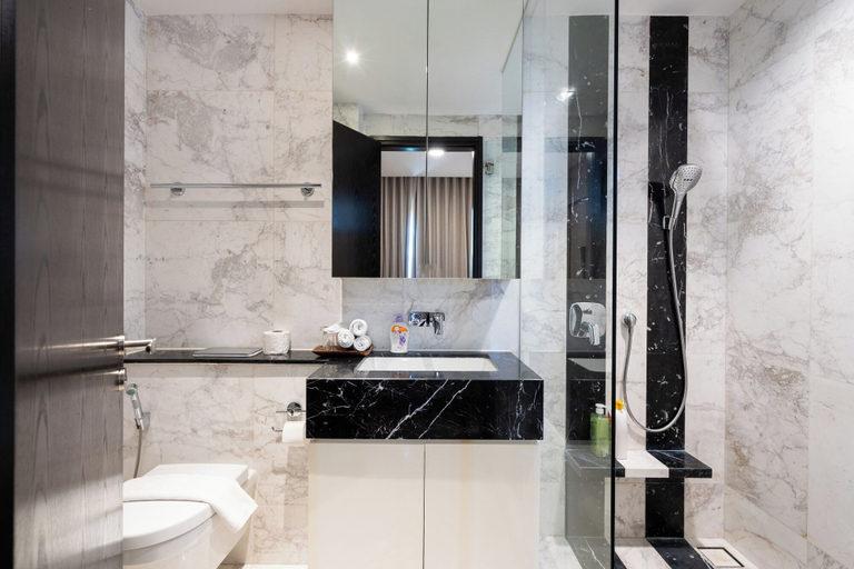 Bathroom 3, TV D1Mension Luxury 3BR Infinity Pool, District 1