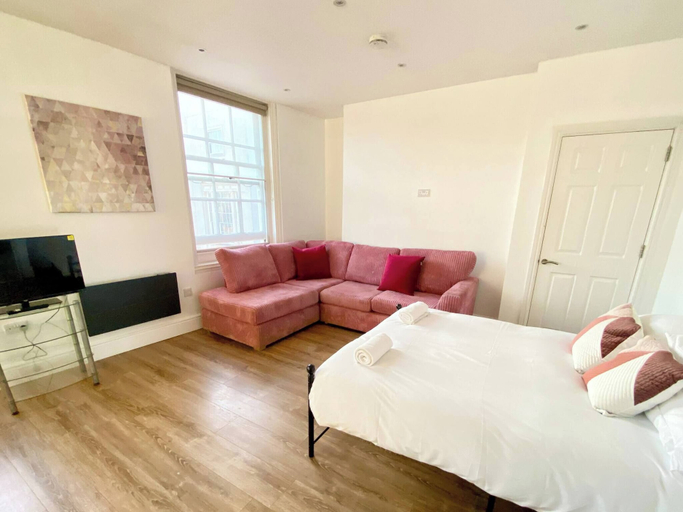 Room 2, Essex Studio Retreat - Flat 4, Essex