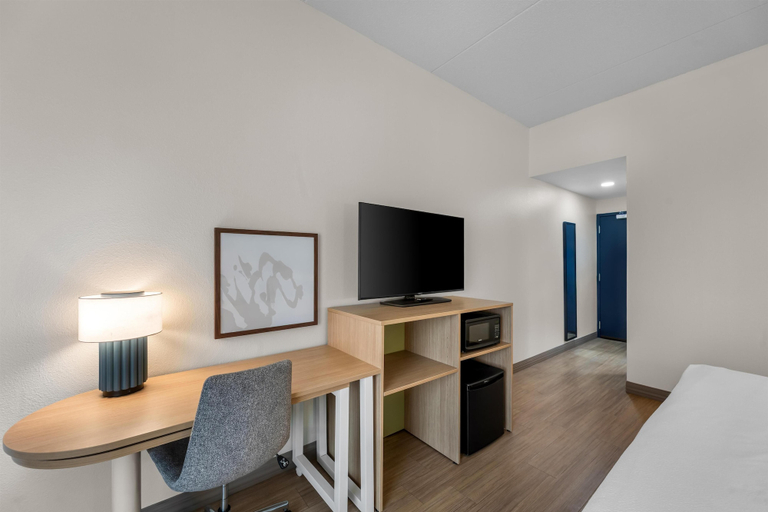 Bedroom 3, Spark by Hilton Tuscumbia Muscle Shoals, Colbert