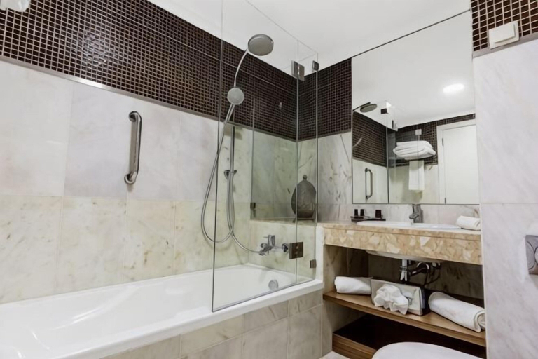Bathroom 4, Vilamoura Garden Hotel, Loulé