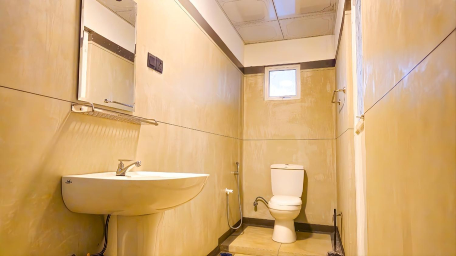 Bathroom 3, Surf and stay, Weligama
