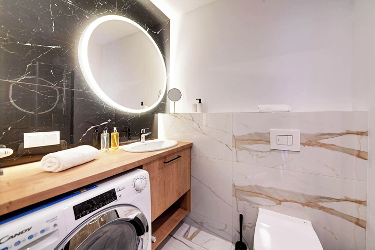 Bathroom 3, RentPlanet - Studio Dmowskiego, Środa Śląska