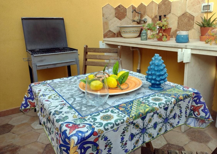 Dining 5, Ragusa Exclusive Flat With Terrace & Bbq, Ragusa