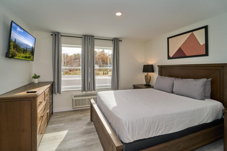 Room, The Ruby 107, Sevier