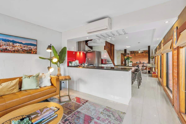 Interior 2, Iconic Warehouse Apartment~cbdedge~2bed/2bath/1car, Spring Hill
