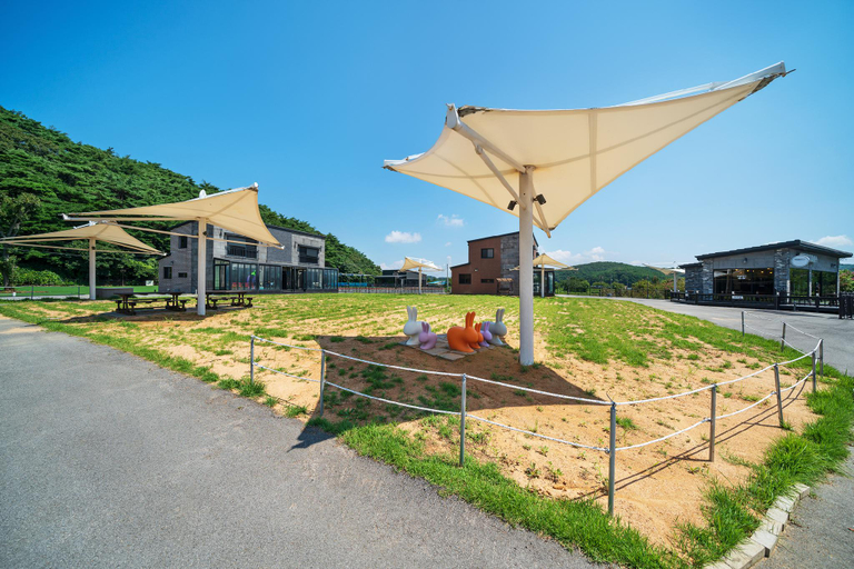 Others 3, Taean Hatgae Play Pension, Taean