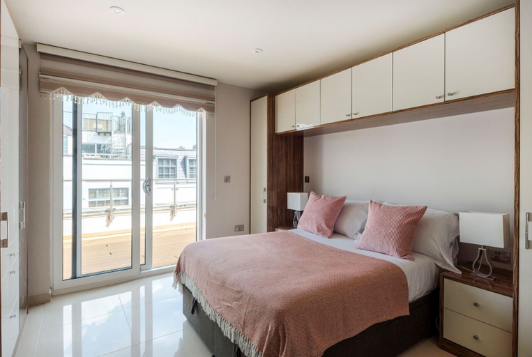 Room 3, The Eyre Suite Penthouse - Farringdon - by Frankie, London