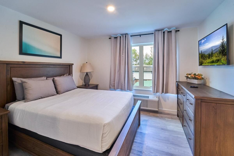 Room, The Ruby 203, Sevier