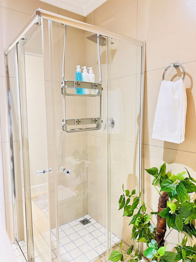 Bathroom shower 4, Staycation With Back Up Power, Ekurhuleni