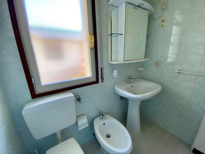 Bathroom 2, Apartment 150m From the sea, Venezia