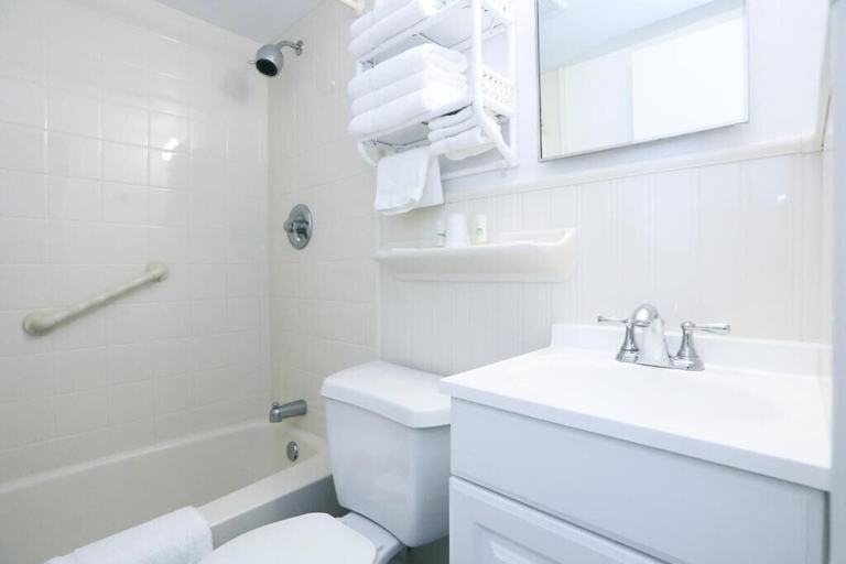 Bathroom 2, Commander By The Sea, Cape May