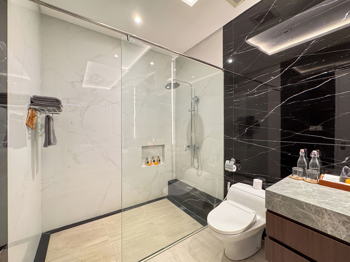 Bathroom 3, Villa Louis Legian by Nagisa Bali, Badung