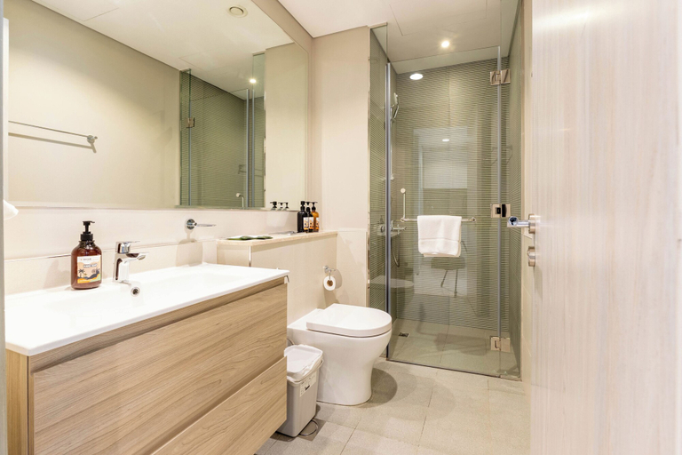 Bathroom 3, Business Bay Retreat - Pool & Lake View, Dubai